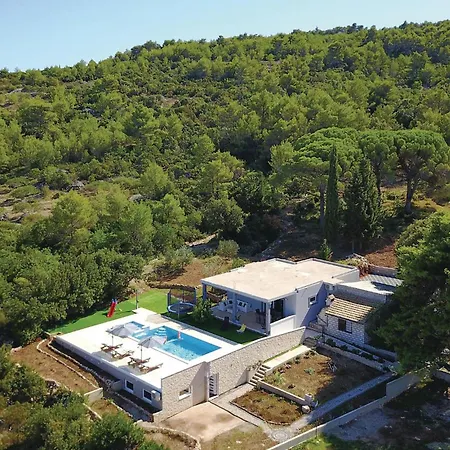 Lovely In With Jacuzzi Casa vacanze